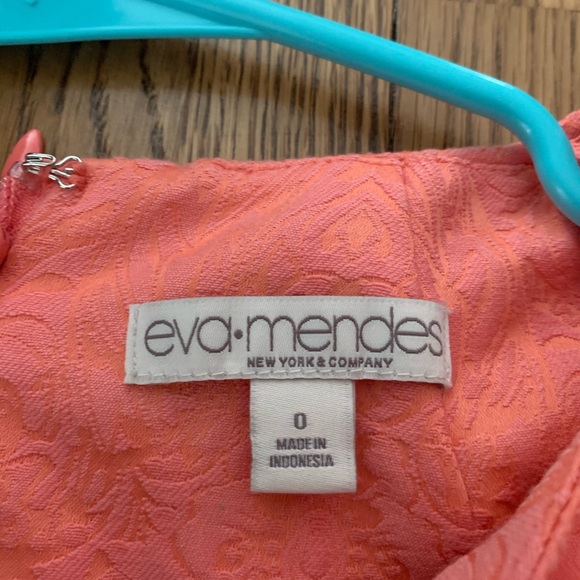 Eva Mendes fit and flare pink dress - Picture 5 of 6